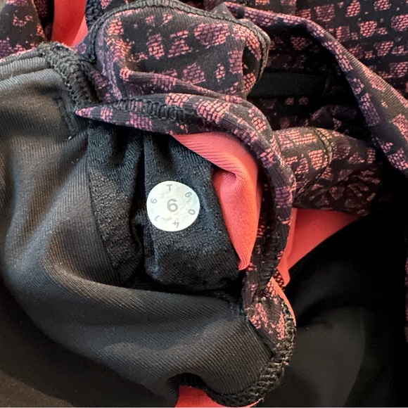 Lululemon Outrun 17” Crop Legging Shutter Weave Dust - Picture 11 of 11